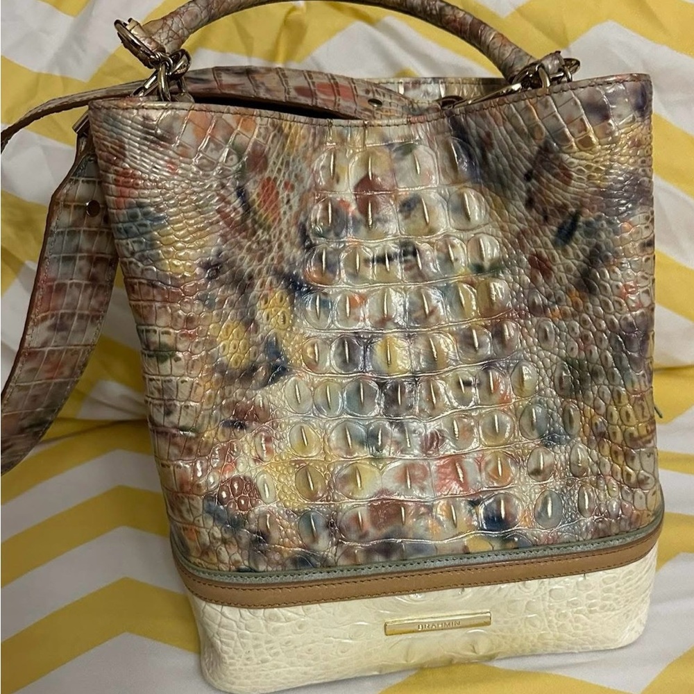 Brahmin Amelia in Poppyseed Croc-Embossed Shoulder Bag